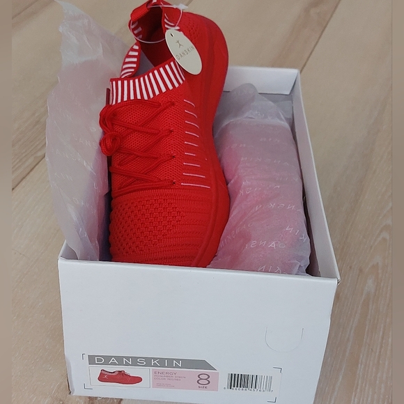 Danskin Women’s Energy Workout/Sneakers/Exercise Shoes Red Size 8 NIB - Picture 3 of 8